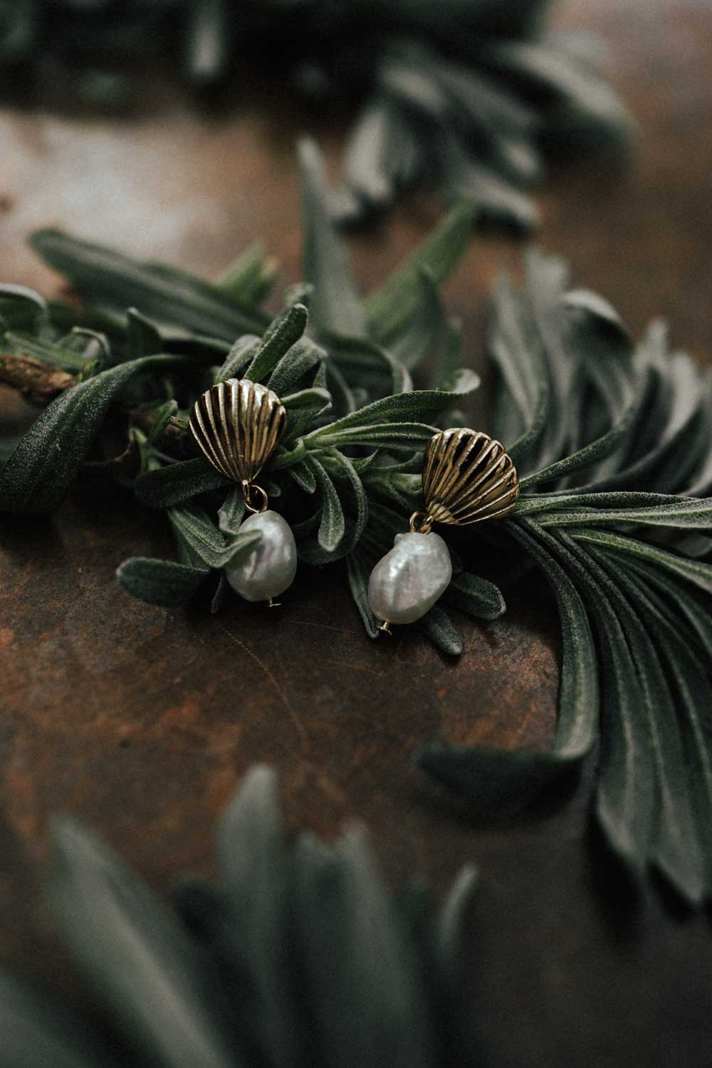 Golden Shell 18k Gold Hoops