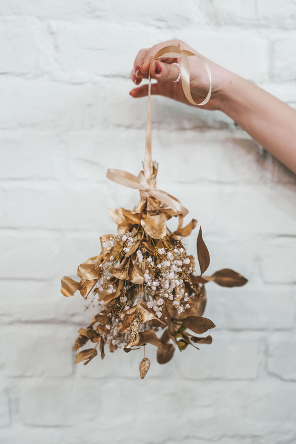 dried flower mistletoe Britta