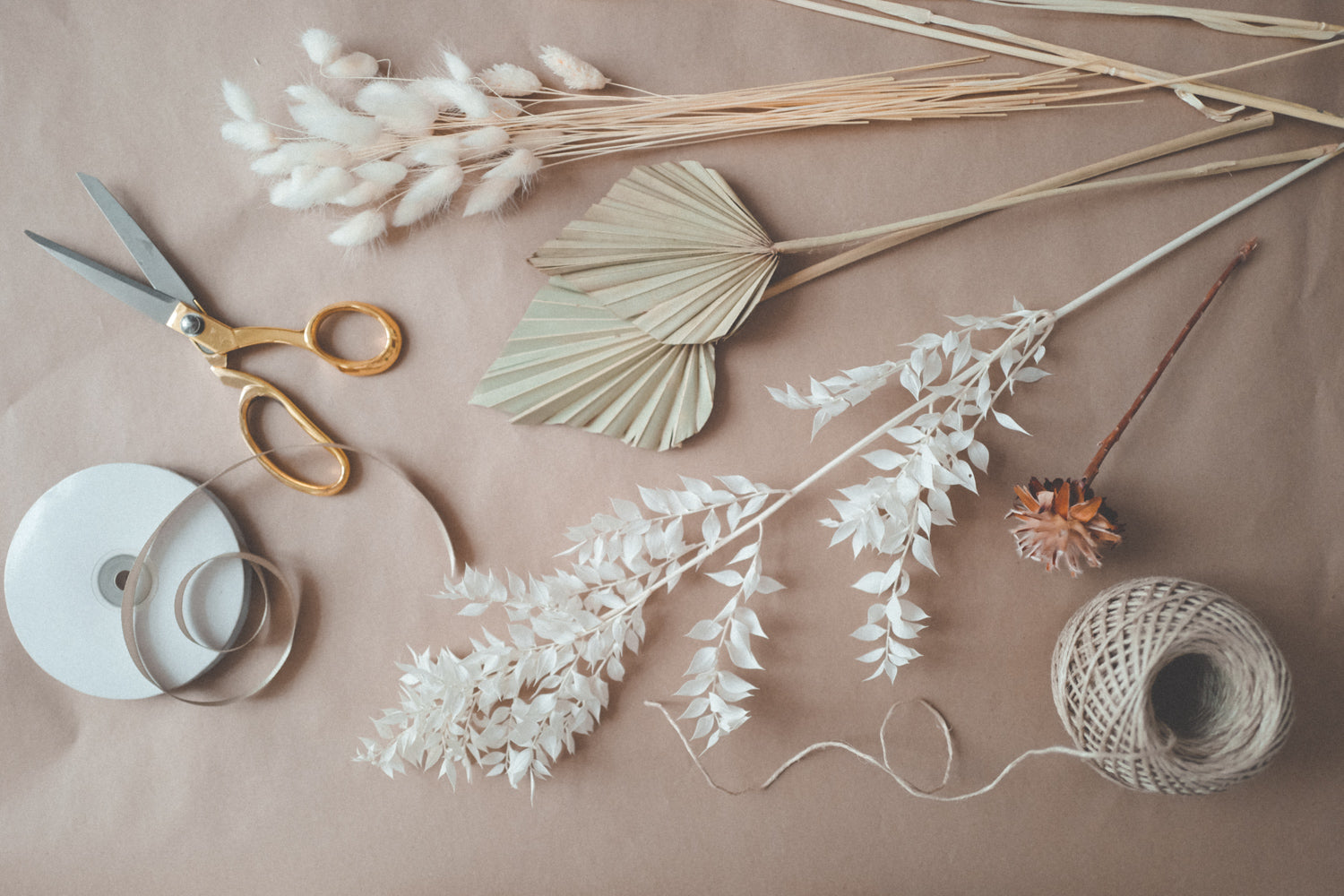 Single Dried Flowers – We Are Flowergirls