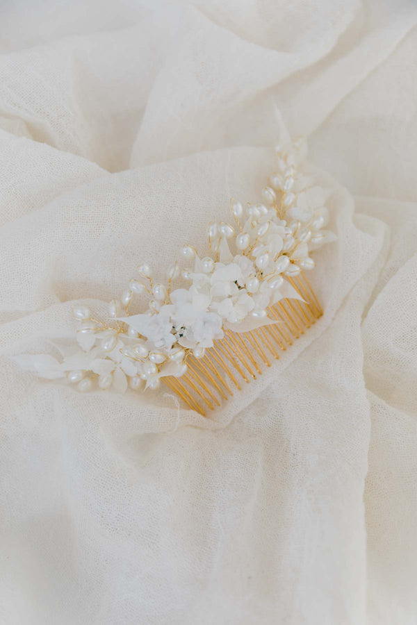 Handmade Queen Flower Comb Pearly