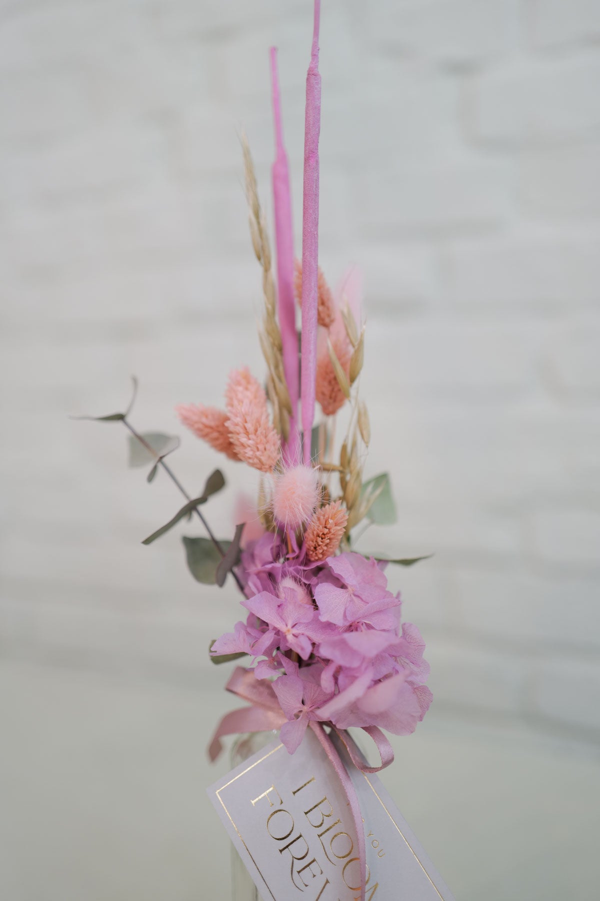 Everlasting Flowers in a Vase Uli