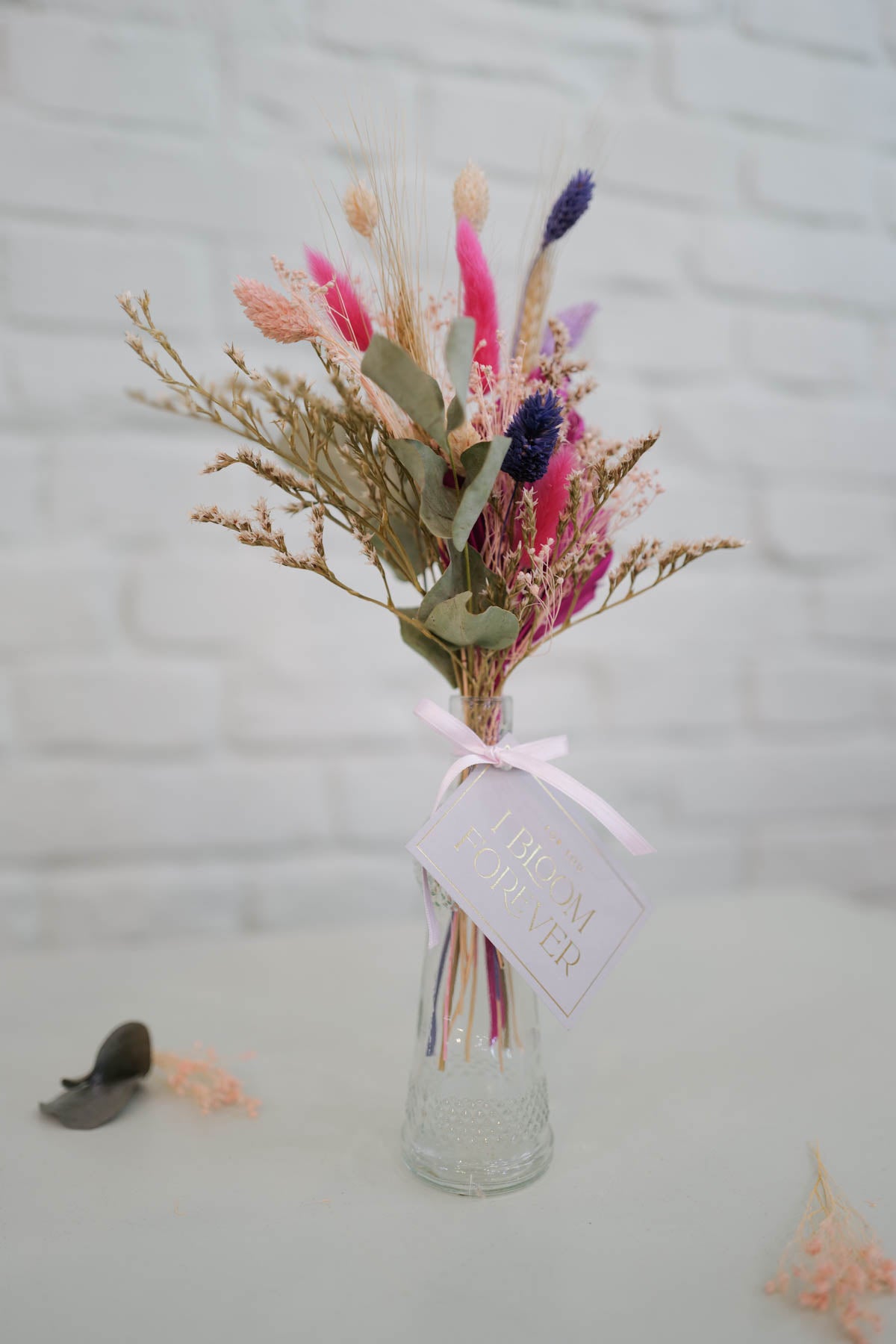 Everlasting Flowers in a Vase Haya