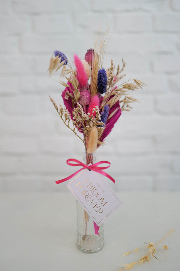 Everlasting Flowers in a Vase Weda
