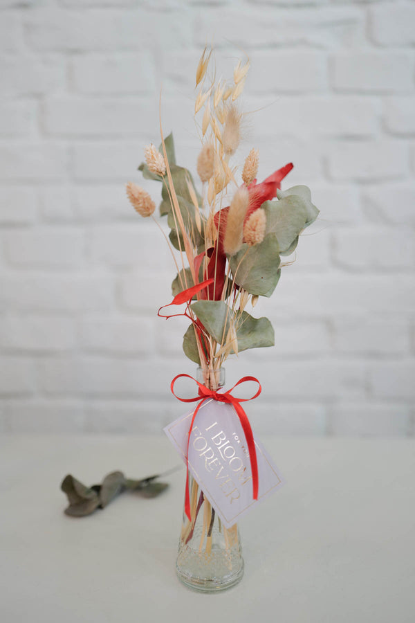 Everlasting Flowers in a Vase Mara