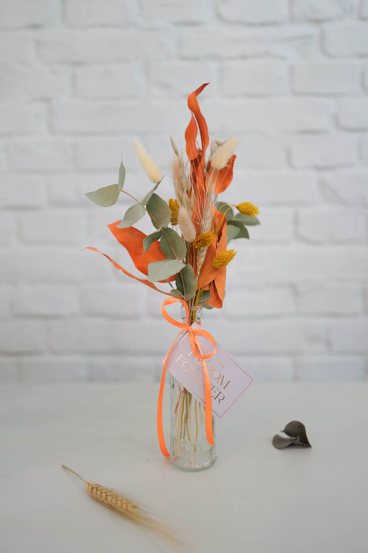 Everlasting Flowers in a Vase Daria