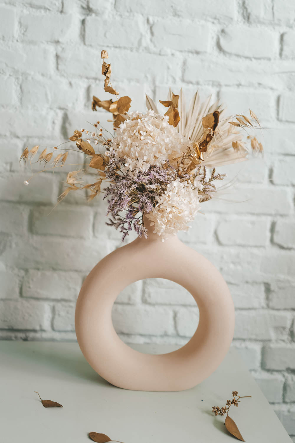 Everlasting Flowers in a Donut Vase Nadja