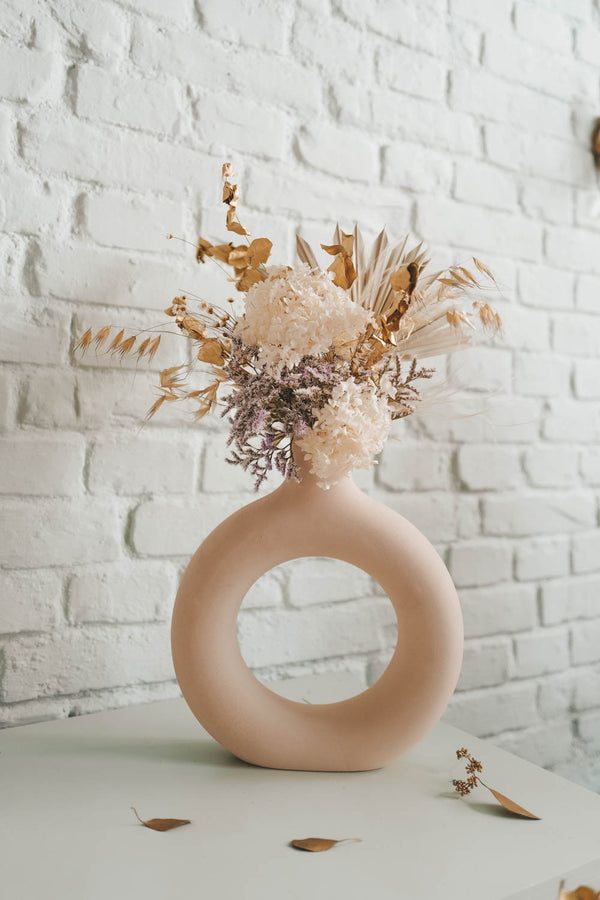 Everlasting Flowers in a Donut Vase Nadja