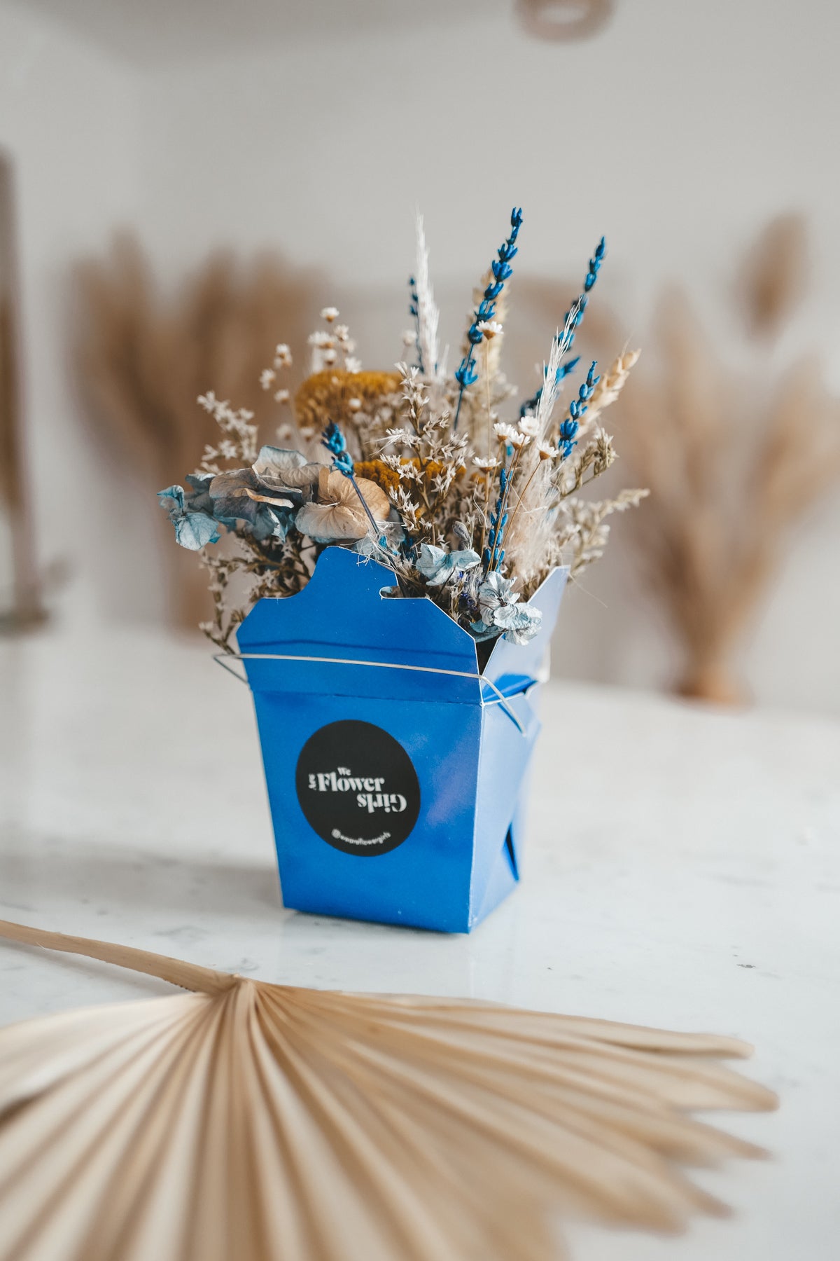 Dried Flower Noodle Box Electric Blue