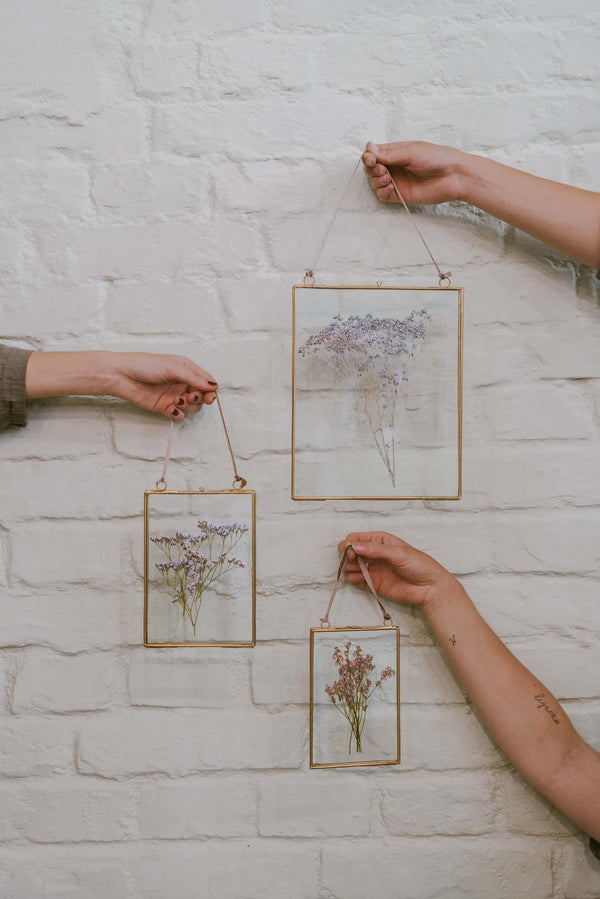 Blooming Frame Gold