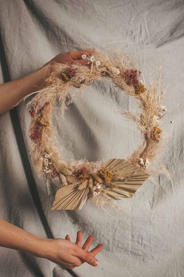 Handmade Dried Flower Hoop Elisabeth