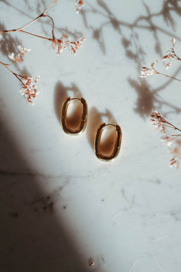 Big Chloe 18k Gold Earrings