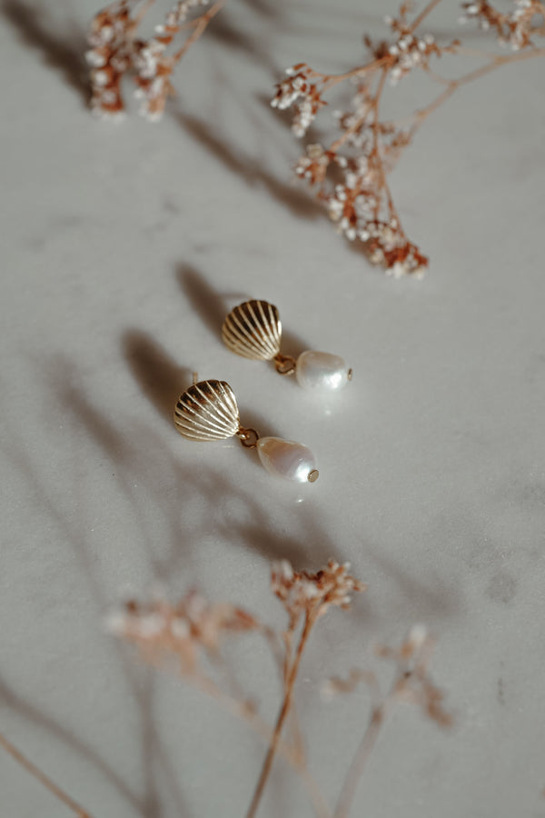 Golden Shell 18k Gold Hoops