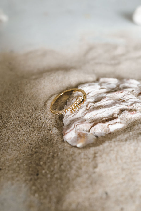 Sparkling Snake 18k Gold Ring