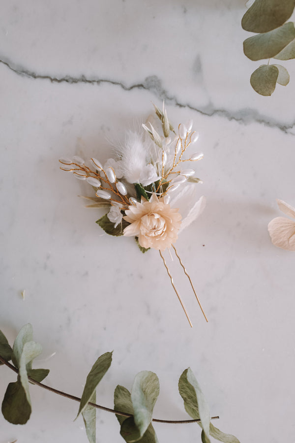 Luna Handmade Flower Needle