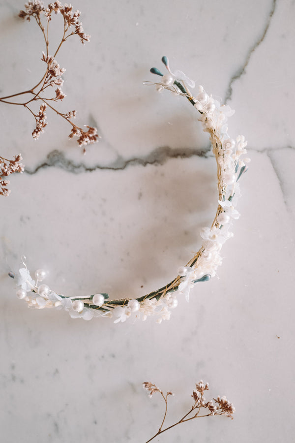 Daisy Handmade Pearls Headpiece