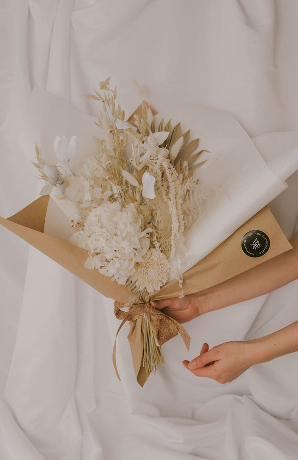 Bouquet of preserved and everlasting Hydrangea Ivory