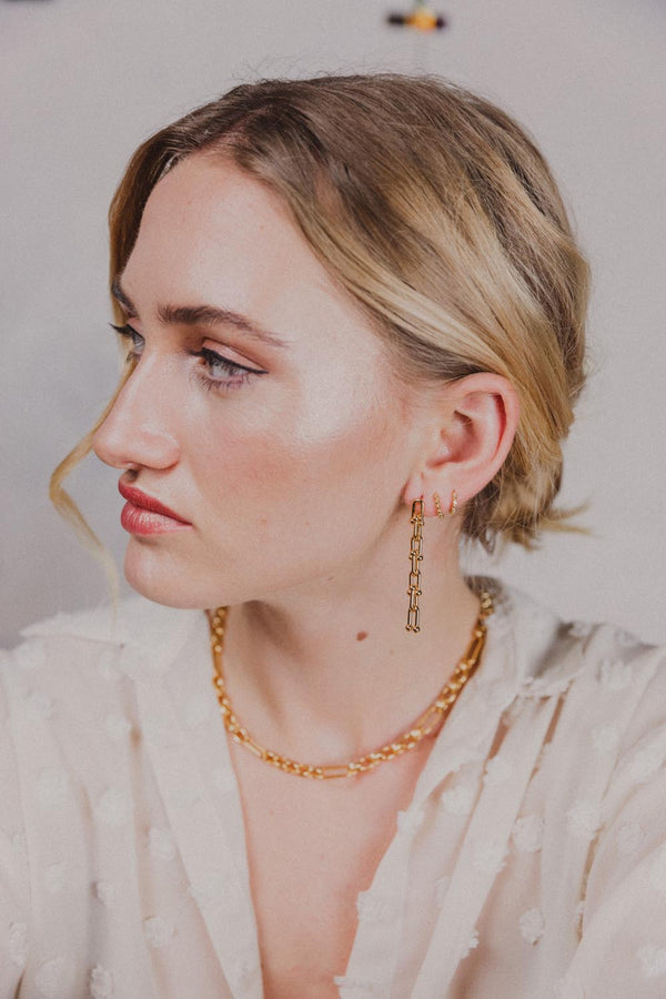Amy 18k Gold Earrings